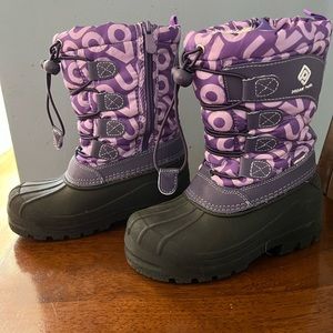 Little girls snow boots. Size 12. Barely worn.